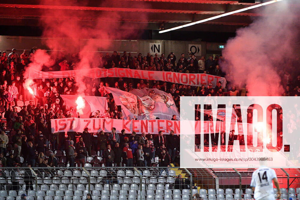Fans of FC Bayern Munich II ignite Bengalos and smoke bombs, Bengalo, Bengalos, fireworks, flare, fans, audience, spectators, mood, atmosphere, stadium, 28 10 2019, Munich Germany , football, 3 League, FC Bayern Munich II SV Waldhof Mannheim, DFB DFL REGULATIONS PROHIBIT ANY USE OF PHOTOGRAPHS AS IMAGE SEQUENCES AND OR QUASI VIDEO