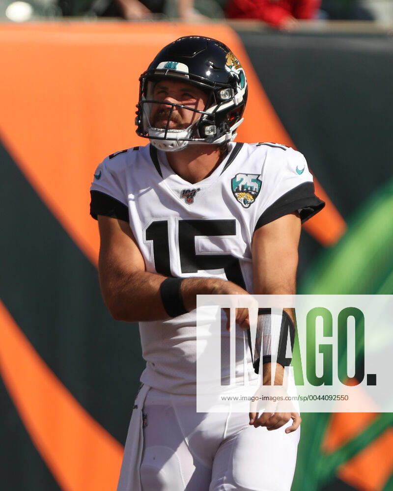CINCINNATI, OH - OCTOBER 20: Jacksonville Jaguars quarterback Gardner Minshew (15) warms up before the game against the Jacksonville Jaguars and the Cincinnati Bengals on October 20th 2019, at Paul Brown Stadium in Cincinnati, OH. (Photo by Ian Johnson Icon Sportswire) NFL, American Football Herren, USA OCT 20 Jaguars at Bengals Icon191020032
