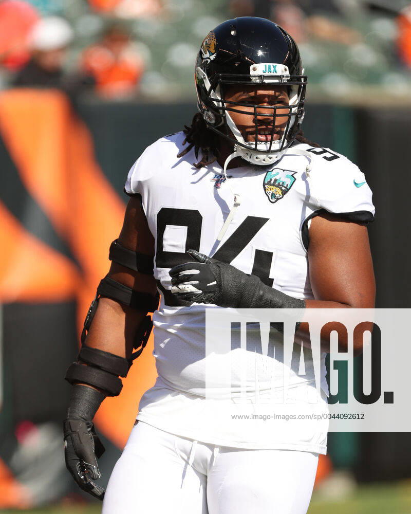 CINCINNATI, OH - OCTOBER 20: Jacksonville Jaguars defensive end Dawuane Smoot (94) warms up before the game against the Jacksonville Jaguars and the Cincinnati Bengals on October 20th 2019, at Paul Brown Stadium in Cincinnati, OH. (Photo by Ian Johnson Icon Sportswire) NFL, American Football Herren, USA OCT 20 Jaguars at Bengals Icon191020040