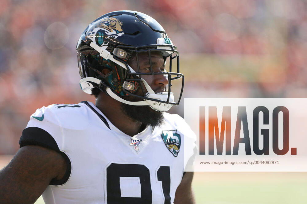 CINCINNATI, OH - OCTOBER 20: Jacksonville Jaguars defensive end Yannick Ngakoue (91) watches a play during the game against the Jacksonville Jaguars and the Cincinnati Bengals on October 20th 2019, at Paul Brown Stadium in Cincinnati, OH. (Photo by Ian Johnson Icon Sportswire) NFL, American Football Herren, USA OCT 20 Jaguars at Bengals Icon191020066
