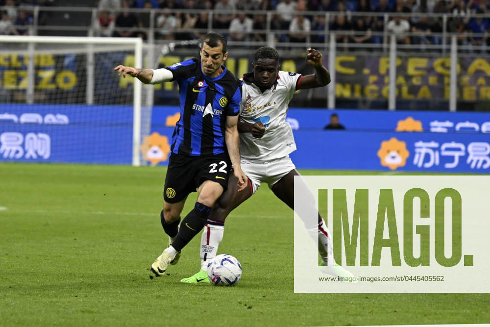 Photo IPP Paolo Bona Milan 14 04 2024 Serie A Football Championship season 2023 2024 match Inter Cagliari In the photo Henrikh Mkhitaryan and Zito Luvumbo Italy Photo Press Worldwide Copyright