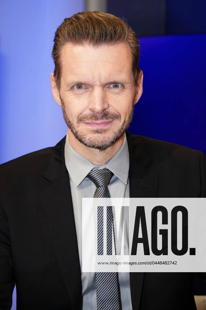 Florian Schroeder on the ARD talk show maischberger in Studio Berlin Adlershof Berlin, 23 04 2024 Foto:xT.xBartillax xFuturexImagex maischberger2304_4421