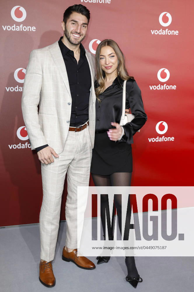 Dennis Gries and Katja Geretschuchin at the Vodafone Night of Entertainment in Paradise Now Düsseldorf, 25 04 2024 Foto:xR.xSchmiegeltx xFuturexImagex vodafone_4503