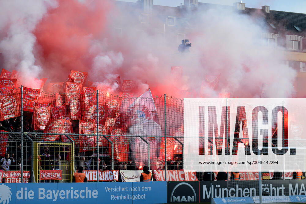 Fans of FC Bayern Munich II ignite Bengalos and smoke bombs, Bengalo, Bengalos, fireworks, flare fans, audience, spectators, mood, atmosphere, stadium, 24 11 2019, Munich Germany , football, 3 league, TSV 1860 Munich FC Bayern Munich II, DFB DFL REGULATIONS PROHIBIT ANY USE OF PHOTOGRAPHS AS IMAGE SEQUENCES AND OR QUASI VIDEO