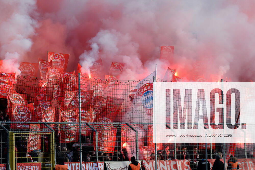 Fans of FC Bayern Munich II ignite Bengalos and smoke bombs, Bengalo, Bengalos, fireworks, flare fans, audience, spectators, mood, atmosphere, stadium, 24 11 2019, Munich Germany , football, 3 league, TSV 1860 Munich FC Bayern Munich II, DFB DFL REGULATIONS PROHIBIT ANY USE OF PHOTOGRAPHS AS IMAGE SEQUENCES AND OR QUASI VIDEO