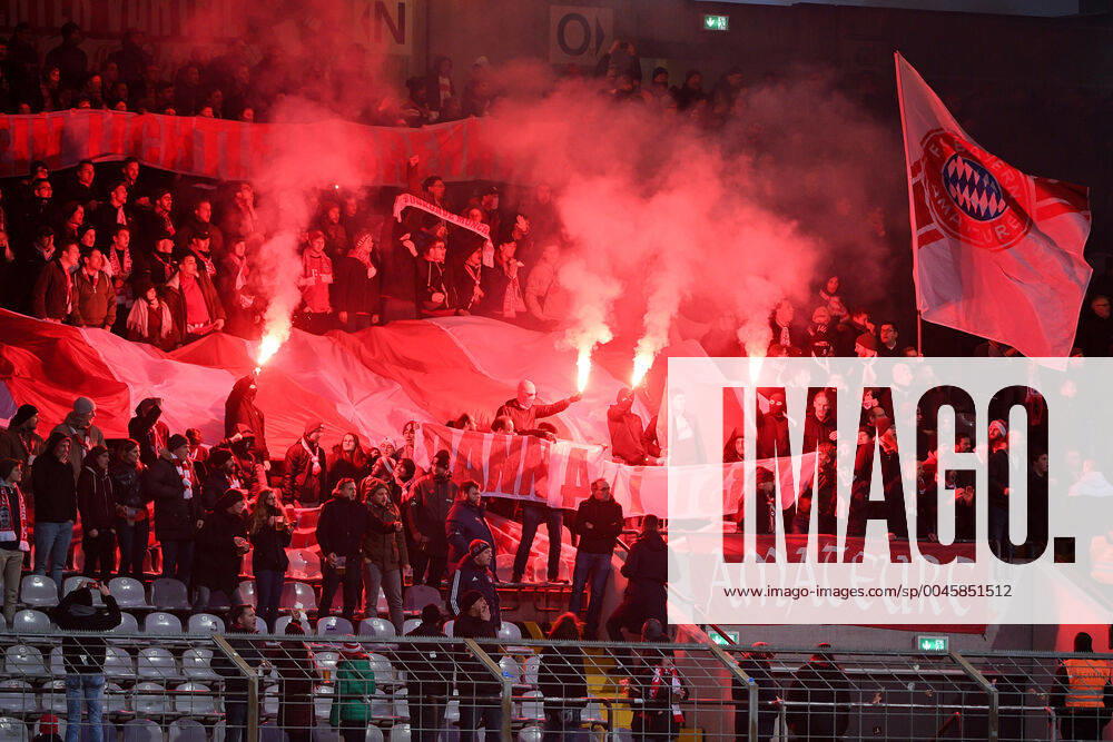 Fans of FC Bayern Munich II ignite Bengalos, Bengalo, Bengalos, fireworks, flare fans, audience, spectators, mood, atmosphere, stadium, 22 12 2019, Munich Germany , Football, 3 League, FC Bayern Munich II FC Würzburger Kickers, DFB DFL REGULATIONS PROHIBIT ANY USE OF PHOTOGRAPHS AS IMAGE SEQUENCES AND OR QUASI VIDEO