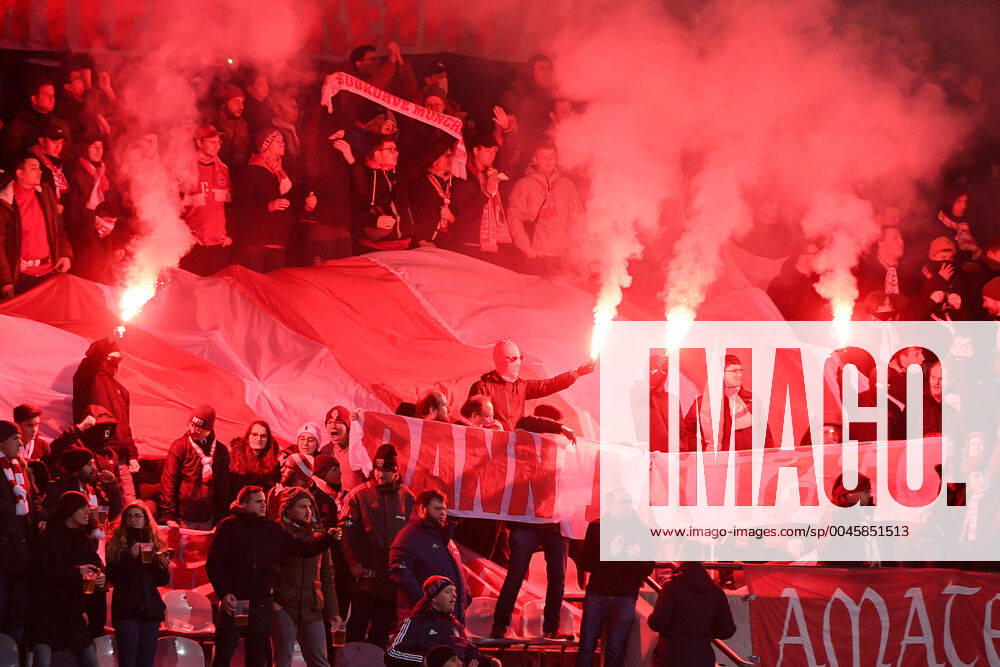 Fans of FC Bayern Munich II ignite Bengalos, Bengalo, Bengalos, fireworks, flare fans, audience, spectators, mood, atmosphere, stadium, 22 12 2019, Munich Germany , Football, 3 League, FC Bayern Munich II FC Würzburger Kickers, DFB DFL REGULATIONS PROHIBIT ANY USE OF PHOTOGRAPHS AS IMAGE SEQUENCES AND OR QUASI VIDEO