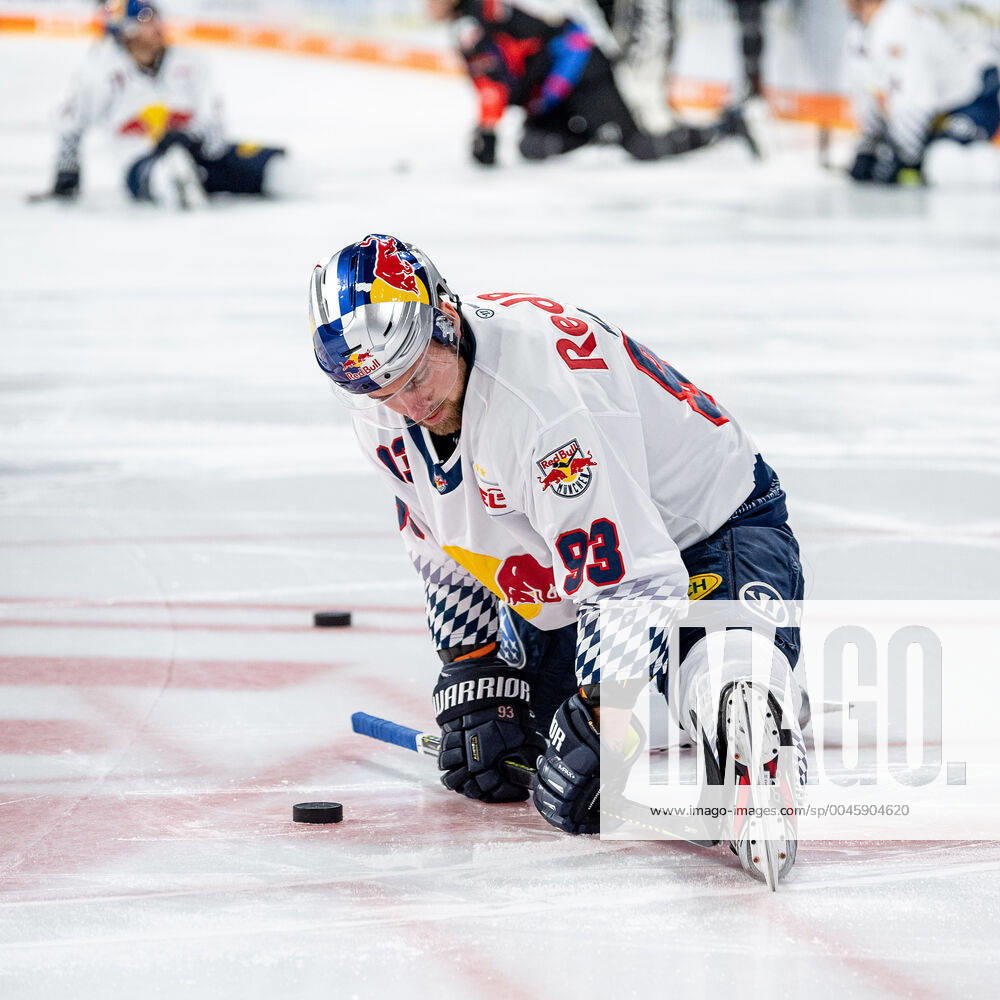 Maximilian Kastner 93, EHC Red Bull Munich, RBM Warmup, Thomas Sabo Ice Tigers Nuremberg vs EHC Red Bull Munich, Ice Hockey, DEL, 28 12 2019, Thomas Sabo Ice Tigers Nuremberg vs EHC Red Bull Munich, Ice Hockey, DEL, 28 12 2019 Nuremberg