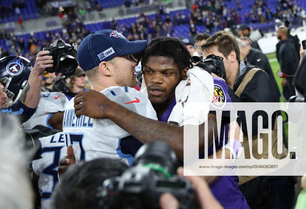 Baltimore Ravens quarterback Lamar Jackson (8) and Tennessee Titans quarterback Ryan Tannehill (17) embrace after the Titans defeat the Ravens 28-12 in the AFC divisional playoff at M&T Bank Stadium in Baltimore, Maryland on January 11, 2020. Photo Mike Buscher Cal Media NFL, American Football Herren, USA 2020: Titans vs Ravens JAN 11 - ZUMAc04_ 20200111_zaf_c04_390