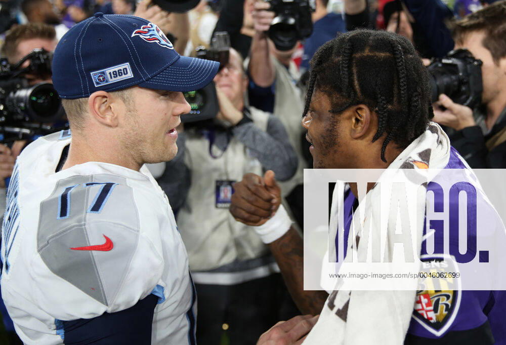 Baltimore Ravens quarterback Lamar Jackson (8) and Tennessee Titans quarterback Ryan Tannehill (17) embrace after the Titans defeat the Ravens 28-12 in the AFC divisional playoff at M&T Bank Stadium in Baltimore, Maryland on January 11, 2020. Photo Mike Buscher Cal Media NFL, American Football Herren, USA 2020: Titans vs Ravens JAN 11 - ZUMAc04_ 20200111_zaf_c04_392