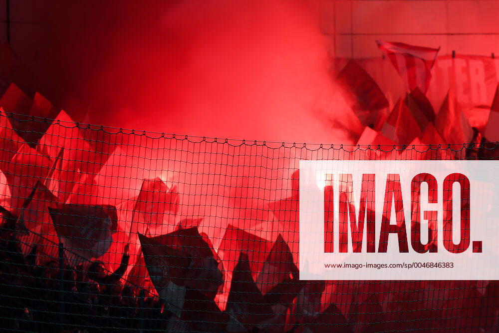 Fans of FC Bayern Munich II ignite Bengalos, Bengalo, Bengalos, fireworks, flare, fans, audience, spectators, mood, atmosphere, stadium, 28 02 2020, Unterhaching Germany, football, 3 league, SpVgg Unterhaching FC Bayern Munich II, DFB DFL REGULATIONS PROHIBIT ANY USE OF PHOTOGRAPHS AS IMAGE SEQUENCES AND OR QUASI VIDEO