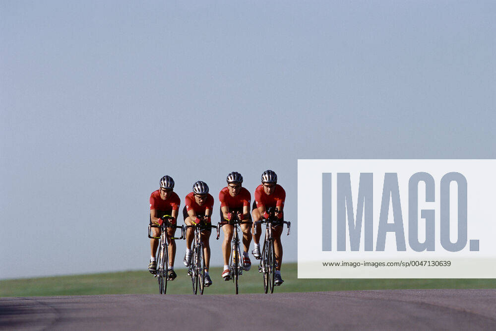 Cycling Road cycling, Rad, Radsport, Strasse team in action. ,model released, Symbolfoto