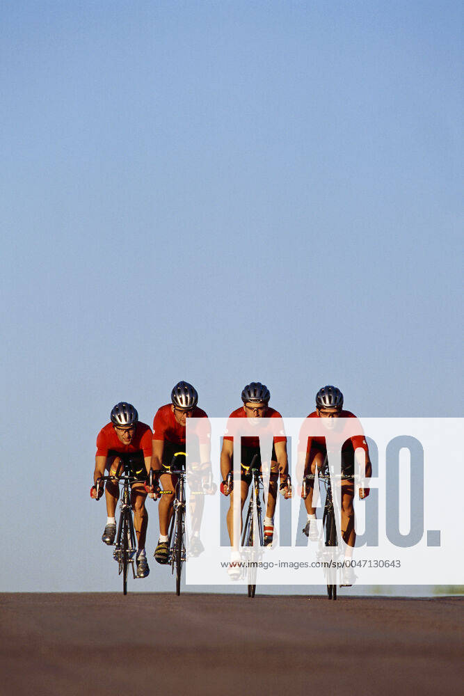 Cycling Road cycling, Rad, Radsport, Strasse team in action. ,model released, Symbolfoto