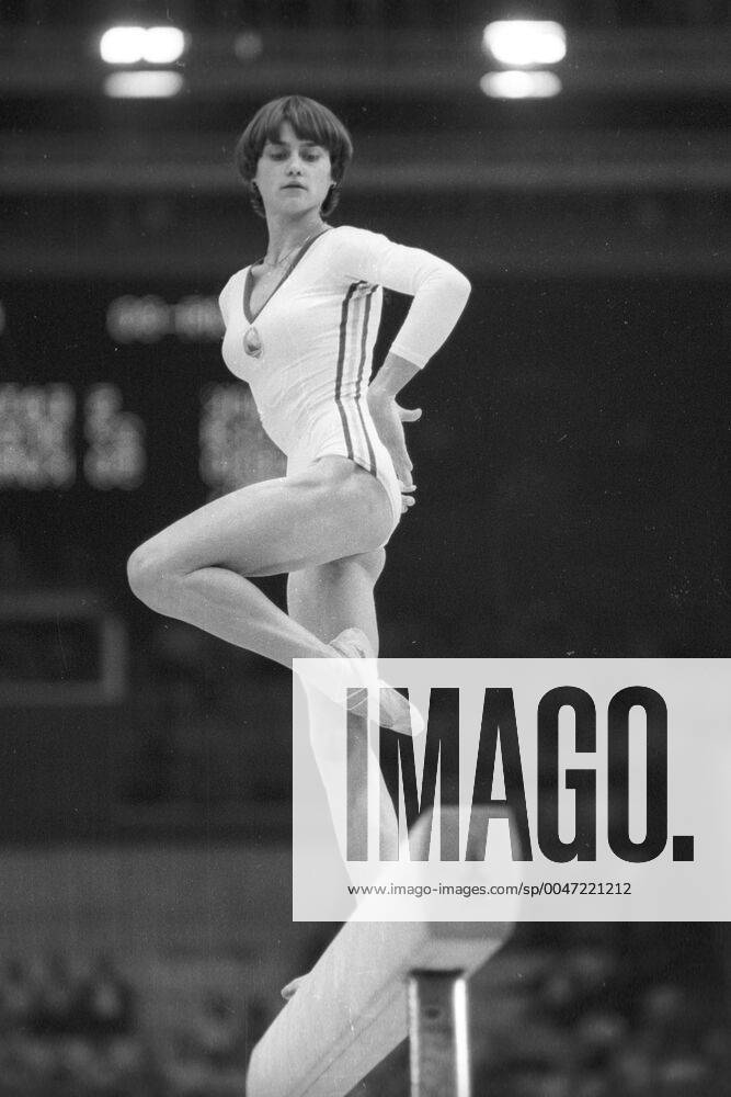 Olympics 1980 Moscow Gymnastics Nadia Comaneci Romania Action Balancing beam 25 07 1980 HM