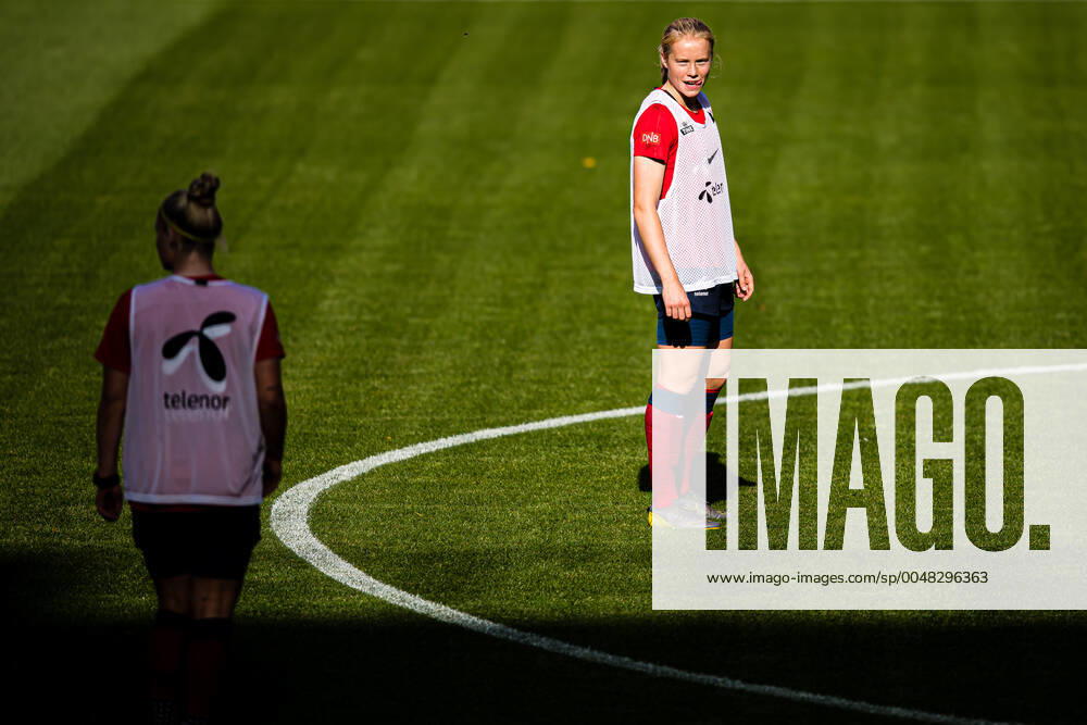 Julie Blakstad of the Norwegian womens national football team during a training session on September 18, 2020 in Oslo Photo Marius Simensen BILDBYRAN Cop 238 bbeng dam em kval em kvalifisering kvinnor em kvalik football fotball fotboll norge norway soccer training training träning uefa euro qualifier,