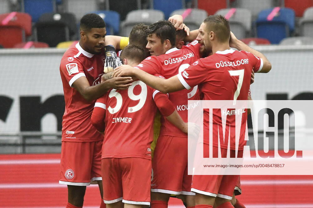 Final jubilation Final jubilation Emotion Joy of the team of Duesseldorf 26 09 2020 Football, 2 Bundesliga, Fortuna Duesseldorf vs FC Wuerzburger Kickers, Merkur Spiel Arena, Duesseldorf, DFB DFL REGULATIONS PROHIBIT ANY USE OF PHOTOGRAPHS AS IMAGE SEQUENCES AND OR QUASI VIDEO