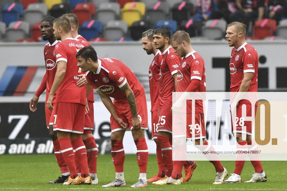 Final jubilation Final jubilation Emotion Joy of the team of Duesseldorf 26 09 2020 Football, 2 Bundesliga, Fortuna Duesseldorf vs FC Wuerzburger Kickers, Merkur Spiel Arena, Duesseldorf, DFB DFL REGULATIONS PROHIBIT ANY USE OF PHOTOGRAPHS AS IMAGE SEQUENCES AND OR QUASI VIDEO