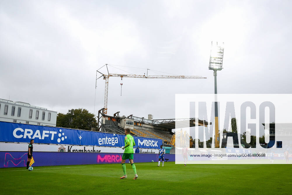 Fussball 2 Bundesliga SV Darmstadt 98 SSV Jahn Regensburg emonline v l , Construction site main stand