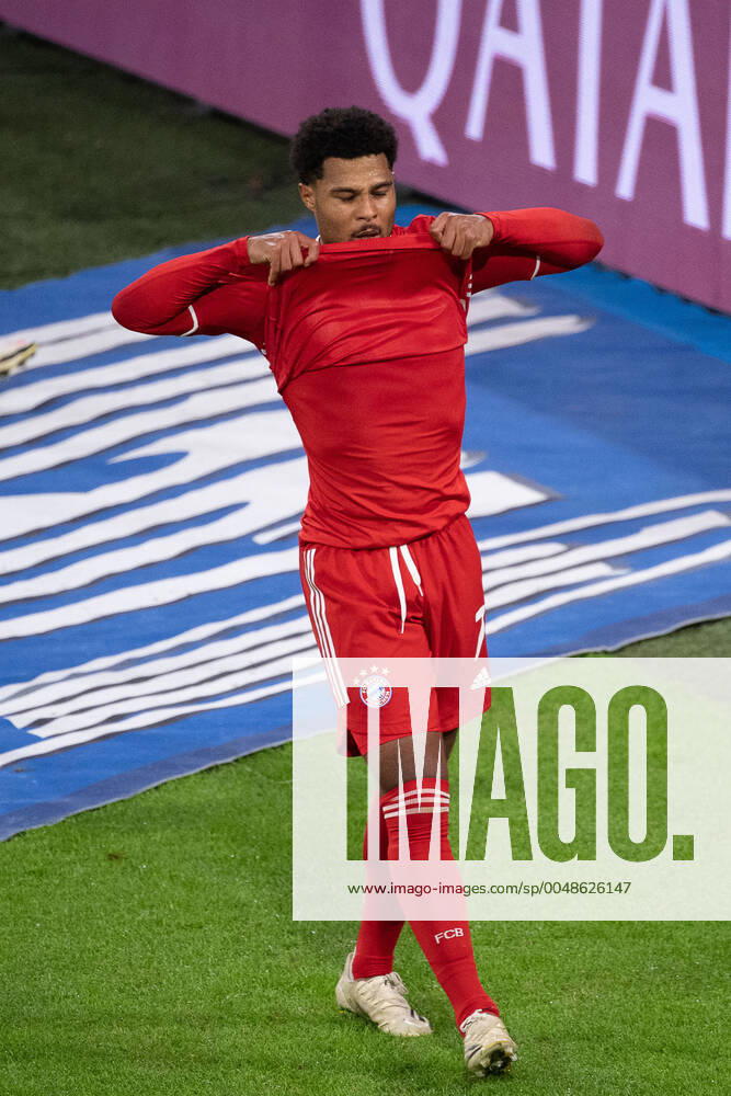 Serge Gnabry FC Bayern Muenchen 07 , is annoyed, GER, FC Bayern Muenchen vs Hertha Berlin, Football, Bundesliga, 3 Matchday, Season 2020 2021, 04 10 2020, DFB DFL regulations prohibit any use of photographs as image sequences and or quasi video , GER, FC Bayern Muenchen vs Hertha Berlin, Football, Bundesliga, 3 Matchday, Season 2020 2021, 04 10 2020 Munich