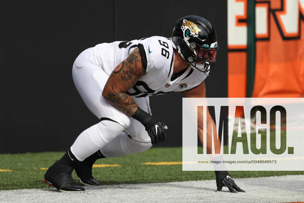 CINCINNATI, OH - OCTOBER 04: Jacksonville Jaguars defensive end Adam Gotsis (96) warms up before the game against the Jacksonville Jaguars and the Cincinnati Bengals on October 4, 2020, at Paul Brown Stadium in Cincinnati, OH. (Photo by Ian Johnson Icon Sportswire) NFL, American Football Herren, USA OCT 04 Jaguars at Bengals Icon201004047