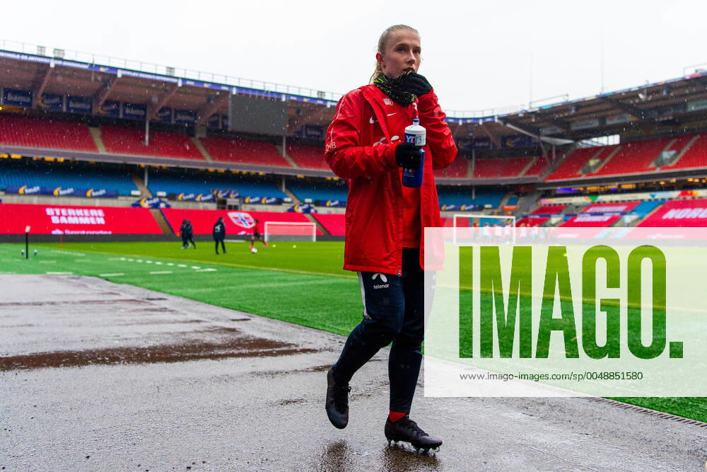 Thea Bjelde of the Norwegian womens national football team during a training session on October 20, 2020 in Oslo Photo Vegard Wivestad Grott BILDBYRAN kod VG VG0059 bbeng fotboll football fotball soccer uefa euro qualifier em kvalifisering kvinnor em kvalik em kval norge norway dam training training training,