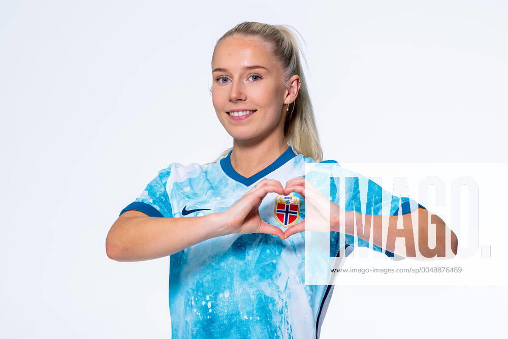 Thea Bjelde of the Norwegian womens national football team poses for a portrait on October 22, 2020 in Oslo Photo Vegard Wivestad Grott BILDBYRAN kod VG VG0061 bbeng fotball fotboll football norge norway a kvinnor portrett porträtt portraits dam,