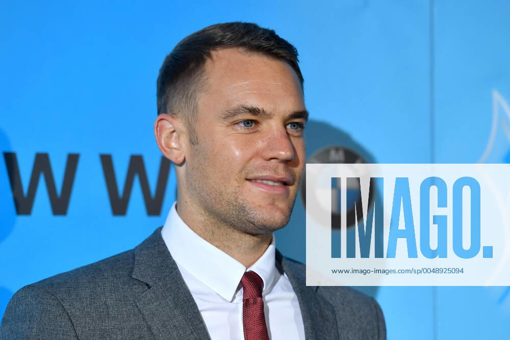 Manuel NEUER Goalkeeper Bayern Muenchen , single picture,cut single motif,portrait,portrait Bavarian Sports Award 2020 in the BMW World, Red Carpet,Red Carpet on 24 10 2020