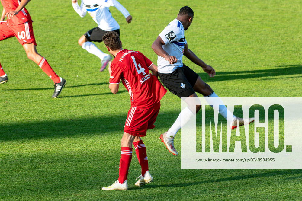 Josip Stanisic FC Bayern Muenchen II and Anton Leander Donkor SV Waldhof Mannheim 07 in the 3 League Points match between FC Bayern Muenchen II and SV Waldhof Mannheim 07 on 25 10 2020 GER, 3 Liga 2020 21, 7 Matchday, FC Bayern Muenchen II vs SV Waldhof Mannheim, 25 10 2020, Gruenwalder Stadion Muenchen