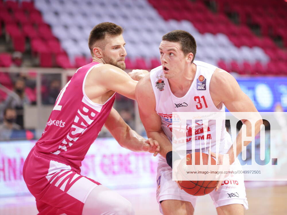 Leon Kratzer Telekom Baskets Bonn vs Scottie James Jr JobStairs Giessen 46ers easyCredit BBL 1 Bundesliga , 2020 2021 Season , Matchday 8