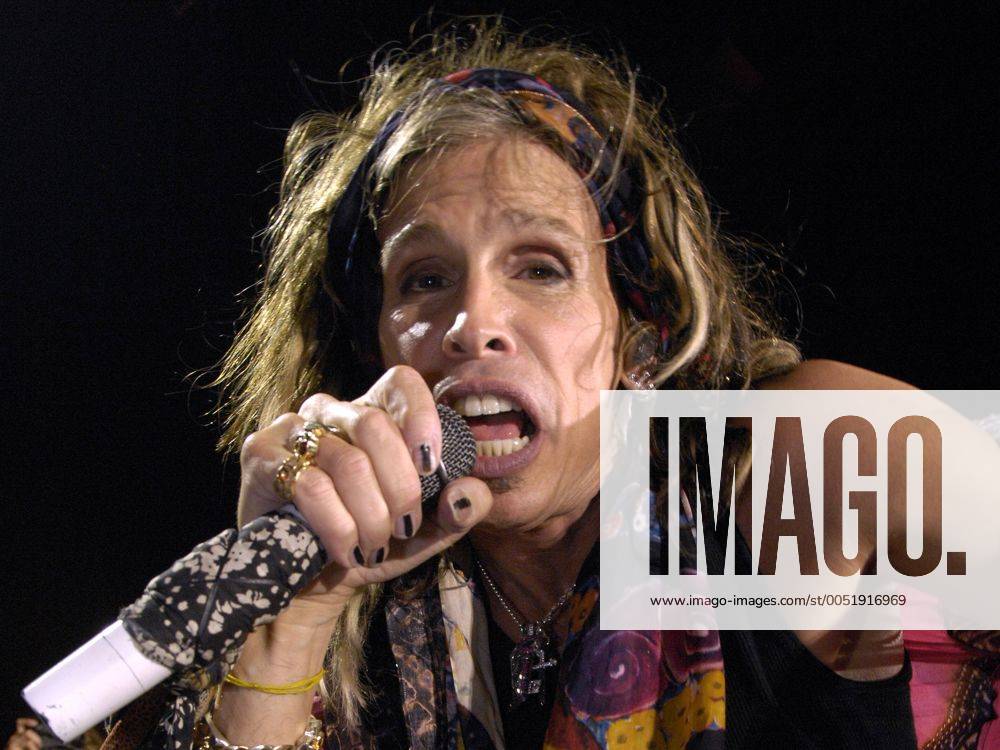 Sänger Steven Tyler (USA Aerosmith) während eines Konzertes in München