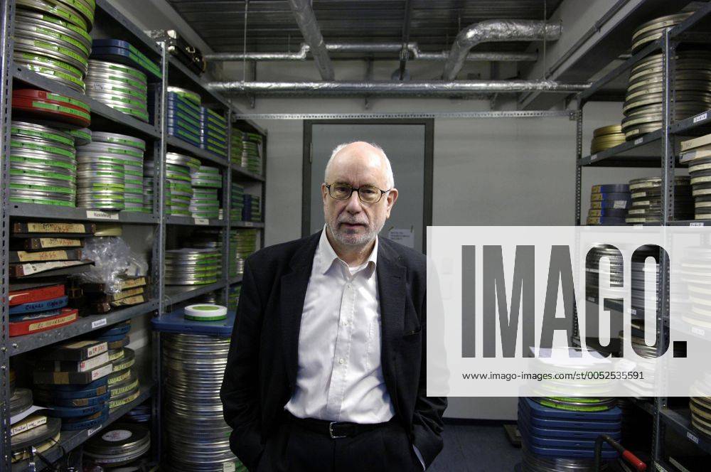 Hans Helmut Prinzler (Direktor Deutsche Kinemathek) während eines Fotoshootings in Berlin
