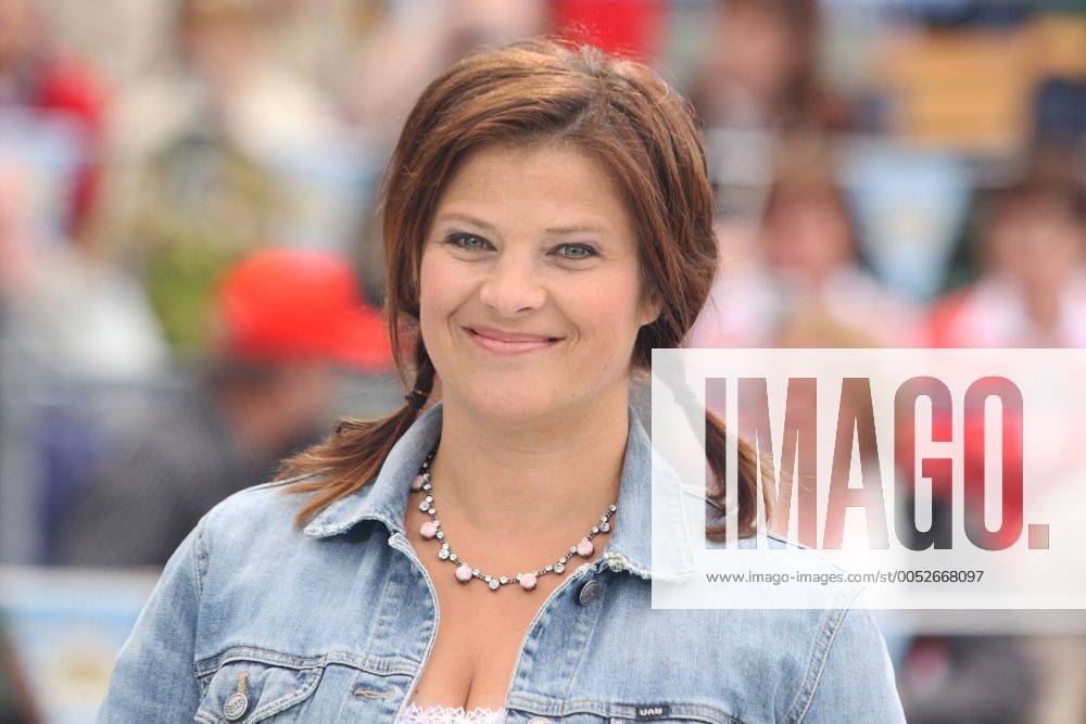Sängerin Nicki anlässlich des ZDF-Fernsehgartens in Mainz