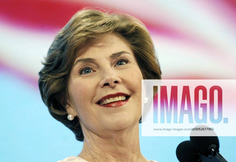 First Lady Laura Bush (USA) anlässlich der Eröffnung des Parteitags der Republikaner in St. Paul - (rnc20080901733)