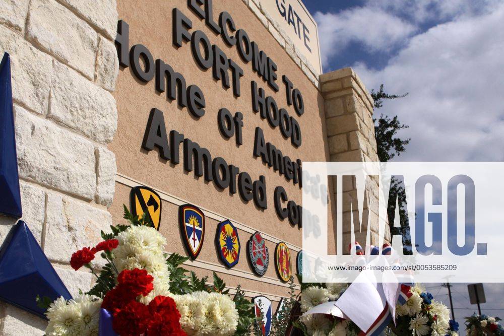 The main gate at the Fort Hood Army Base is seen on South Fort Hood Street in Killeen, Texas on November 7, 2009. Maj. Nidal Malik Hasan is charged with the deaths of 13 and 29 others wounded after a shooting spree at the Fort Hood army base on November 5. DFW2009110705