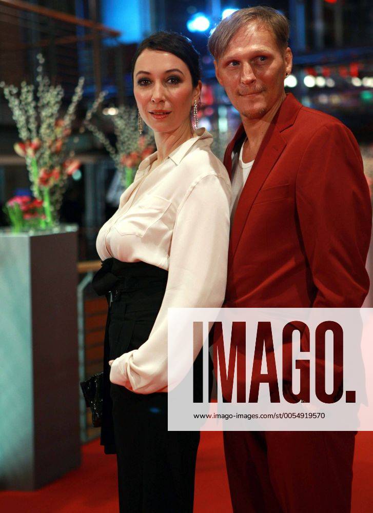 (110217) -- BERLIN, Feb. 17, 2011 (Xinhua) -- Austrian actress Ursula Strauss and actor Georg Friedrich pose for photographers during a photocall for the film Mein bester Feind ( My Best Enemy ) during the Berlinale International Film Festival on Feb. 16, 2011 in Berlin, capital of Germany. (Xinhua Luo Huanhuan) (msq) GERMANY-BERLIN-FILM FESITVAL-MEIN BESTER FEIND