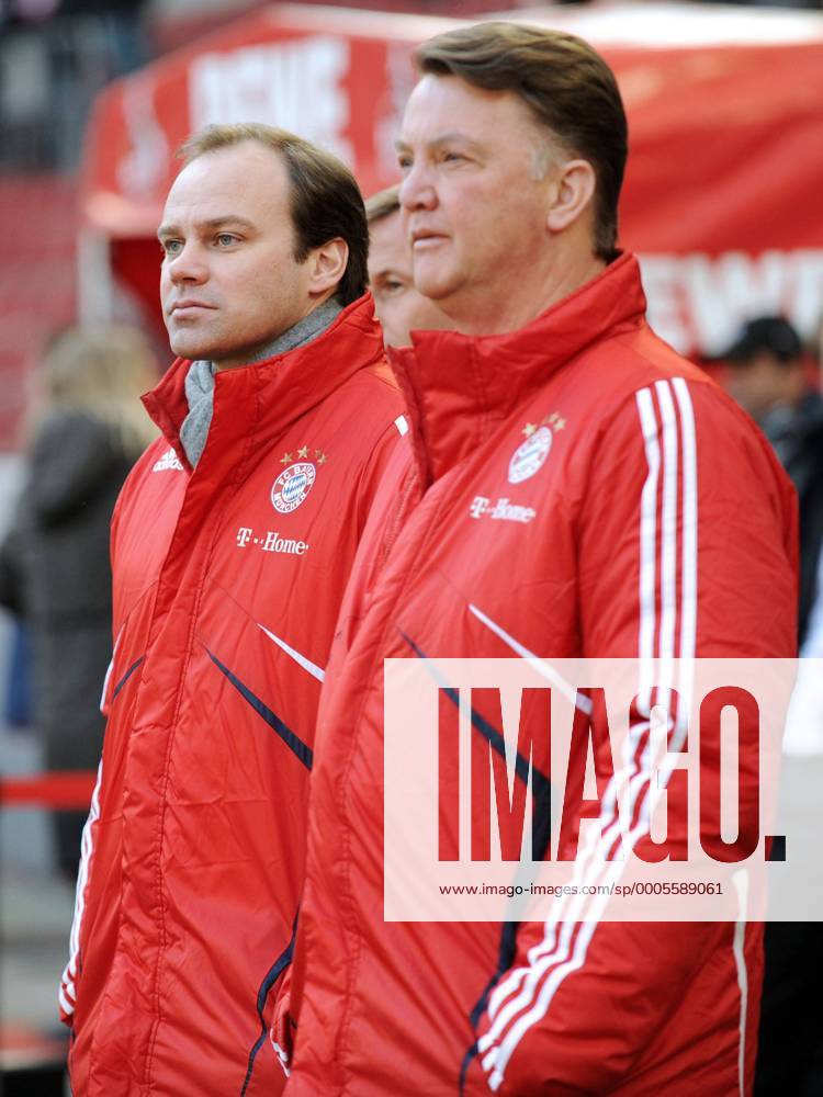 Fussball, Saison 2009 2010, 1. Bundesliga, 1. FC KÖLN - FC BAYERN MÜNCHEN 1:1, Sportdirektor Christian Nerlinger (li.) und Trainer Louis van Gaal (beide Bayern München) o0 Funktionär