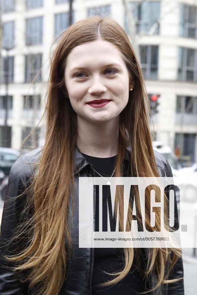 Bonnie Wright - Pret a Porter Show von Miu Miu in Paris - 07 03 2012 GwendolineLeGoff Panoramic
