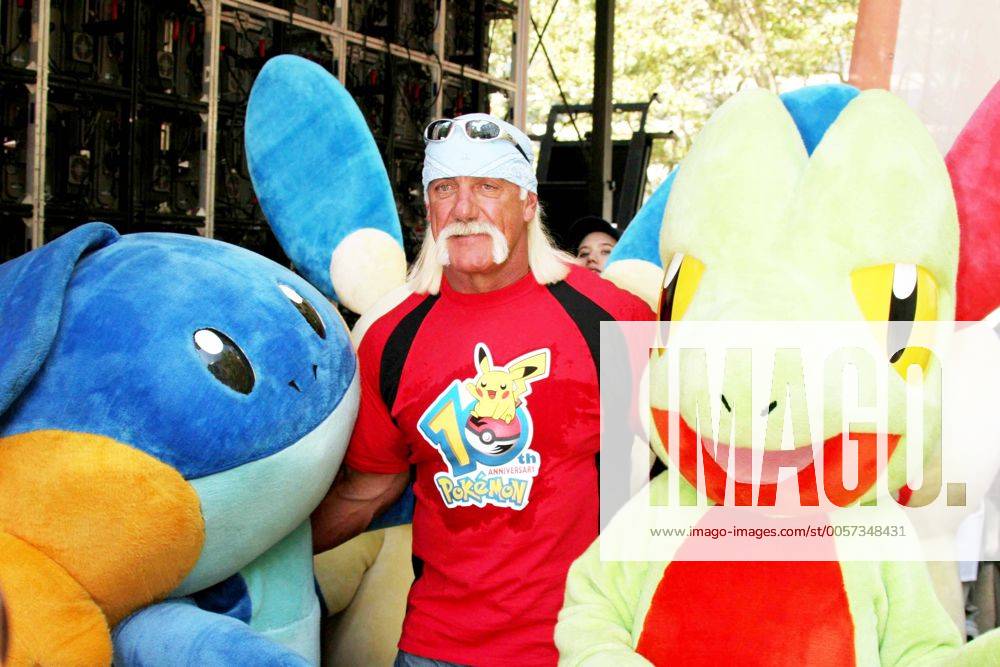 Aug. 8, 2006 - New York, New York, U.S. - K49258JBB.HULK HOGAN AT POKEMON 10TH ANNIVERSARY CHAMPIONSHIP PLAYOFF EVENT AT BRYANT PARK, NEW YORK New York. .08-08-2006. - 2006. New York U.S. - ZUMAba9