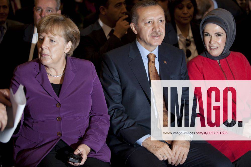 Deutschland, Berlin, Auswärtiges Amt, Veranstaltung 50 Jahre Deutsch- Türkisches Anwerbeabkommen, Angela Merkel, Recep Tayyip Erdogan mit Frau Emine