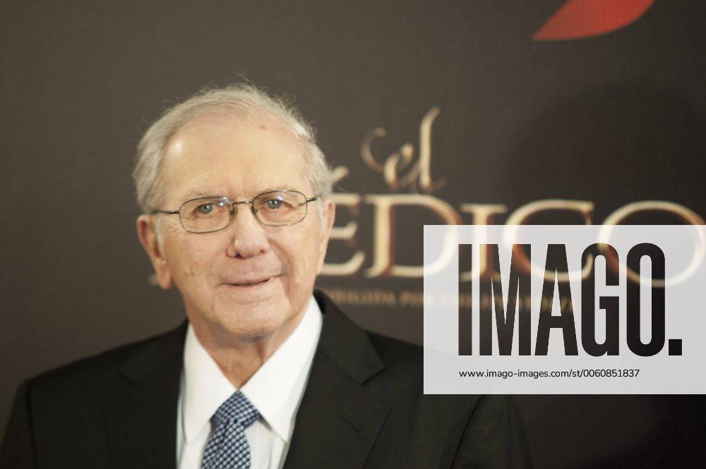 Cast attending The Physician premiere in Madrid. In the pic: Noah Gordon LuisxFern‡ndez