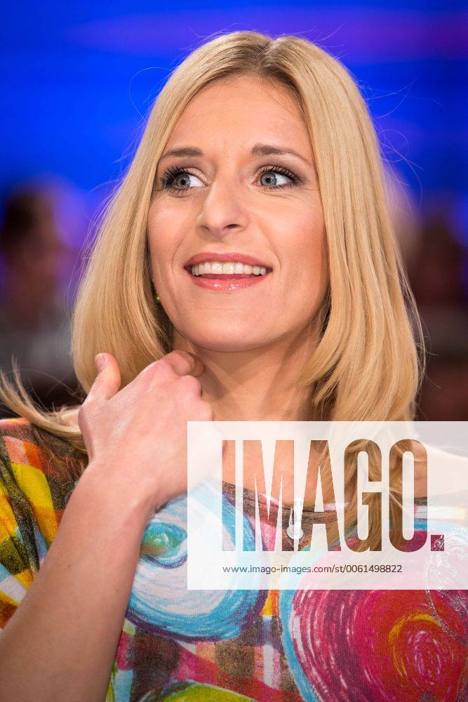 MDR - Riverboat. Sängerin Stefanie Hertel anläßlich der MDR - Talkshow Riverboat am 09.05.2014 im Studio 3 der Mediacity Leipzig.