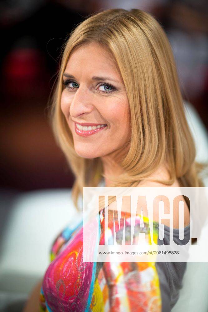 MDR - Riverboat. Sängerin Stefanie Hertel anläßlich der MDR - Talkshow Riverboat am 09.05.2014 im Studio 3 der Mediacity Leipzig.