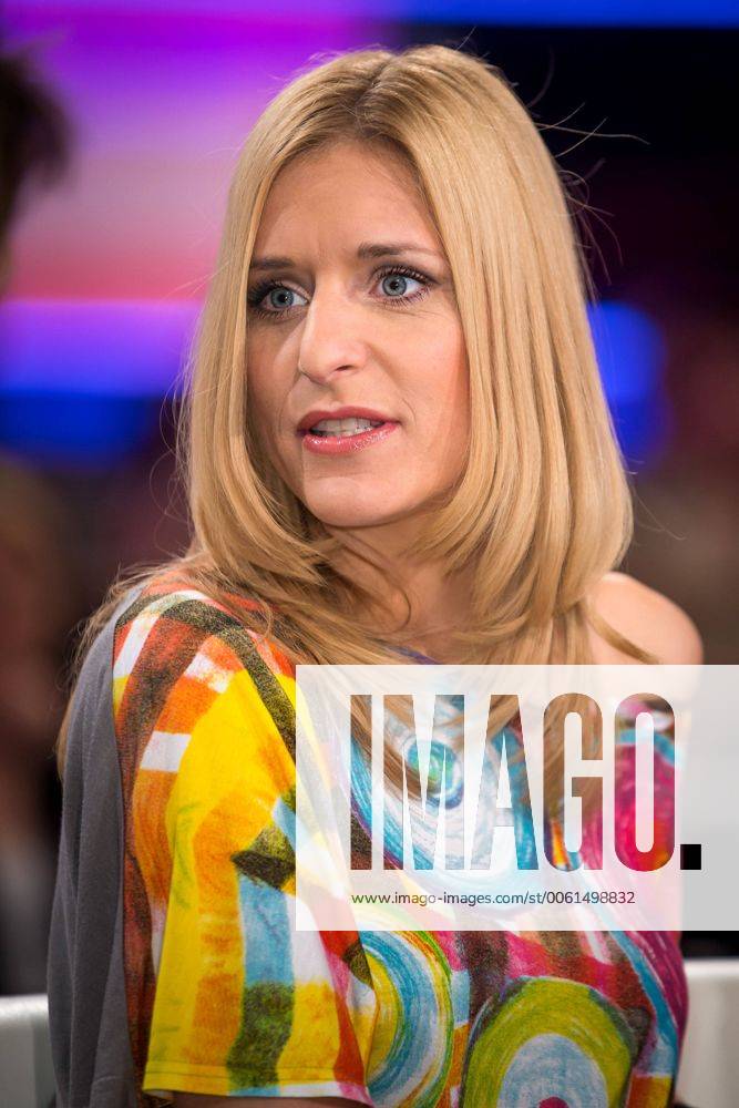 MDR - Riverboat. Sängerin Stefanie Hertel anläßlich der MDR - Talkshow Riverboat am 09.05.2014 im Studio 3 der Mediacity Leipzig.