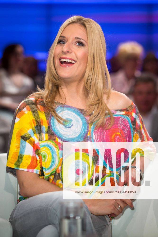 MDR - Riverboat. Sängerin Stefanie Hertel anläßlich der MDR - Talkshow Riverboat am 09.05.2014 im Studio 3 der Mediacity Leipzig.