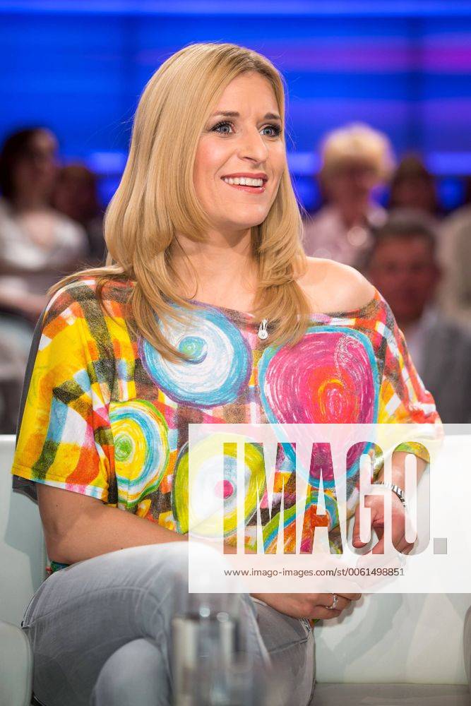 MDR - Riverboat. Sängerin Stefanie Hertel anläßlich der MDR - Talkshow Riverboat am 09.05.2014 im Studio 3 der Mediacity Leipzig.