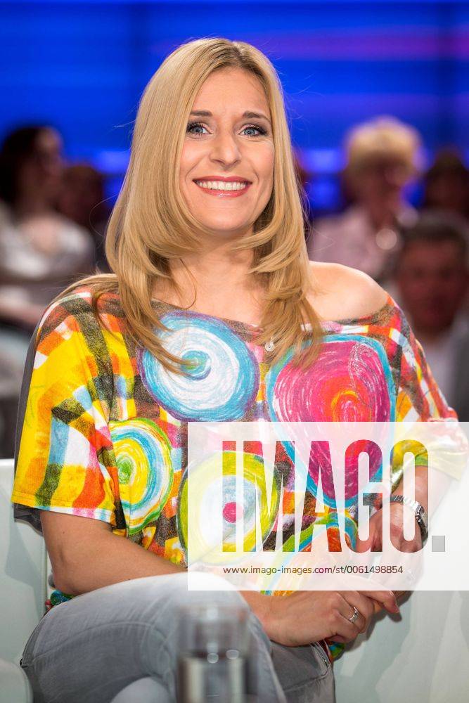 MDR - Riverboat. Sängerin Stefanie Hertel anläßlich der MDR - Talkshow Riverboat am 09.05.2014 im Studio 3 der Mediacity Leipzig.