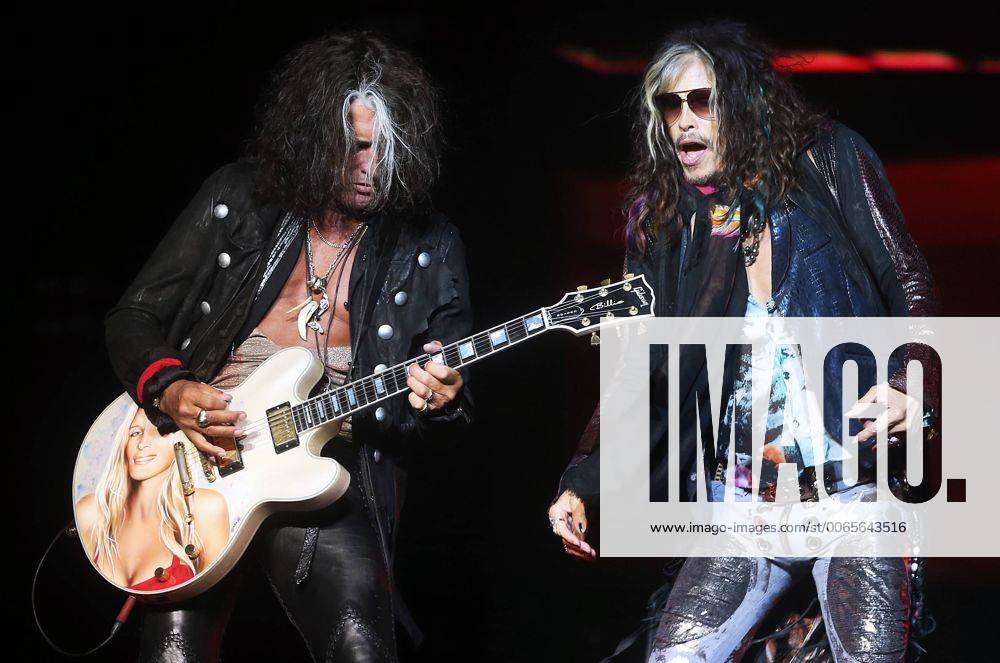 MOSCOW, RUSSIA. SEPTEMBER 5, 2015. Lead guitarist Joe Perry (L) and lead singer Steven Tyler of the American rock Band Aerosmith perform in Lubyanka Square marking Moscow City Day. Vyacheslav Prokofyev TASS TS00D175