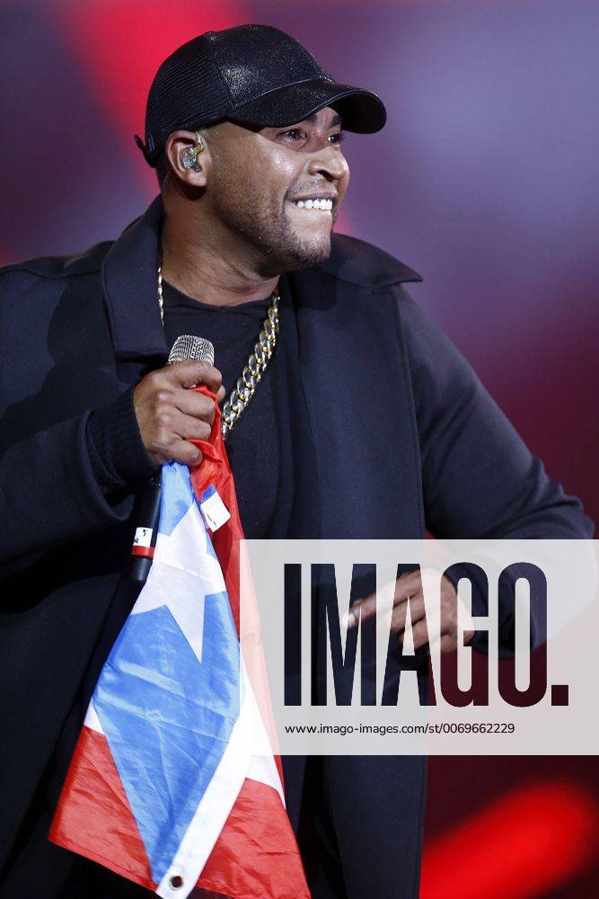 Puerto Rican singer Don Omar performs on the stage during his concert at the 57th Vina del Mar International Song Festival in Vina del Mar, Chile, 28 February 2016. 57th Vina del Mar International Song Festival !ACHTUNG: NUR REDAKTIONELLE NUTZUNG! GRA004 20160228-635922499405023662