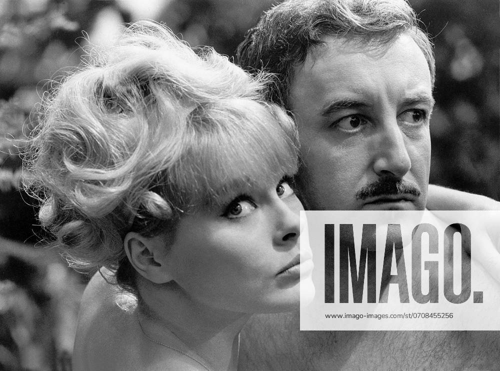 A Shot in the Dark - filmstill Elke Sommer & Peter Sellers in A Shot in the Dark
