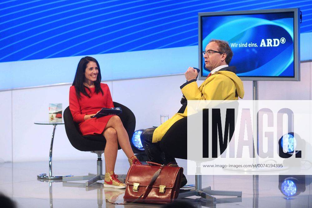 Frankfurter Buchmesse 2016. Moderatorin Selma Üsük und Autor Wigald Boning am 21.10.2016 auf der Frankfurter Buchmesse.